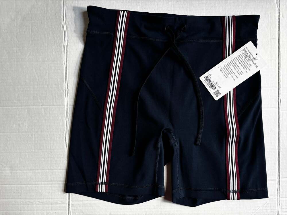 Lulullemon Women's Groove High-Rise Short 6" Stripe Trim Navy Burgundy Size 10/L